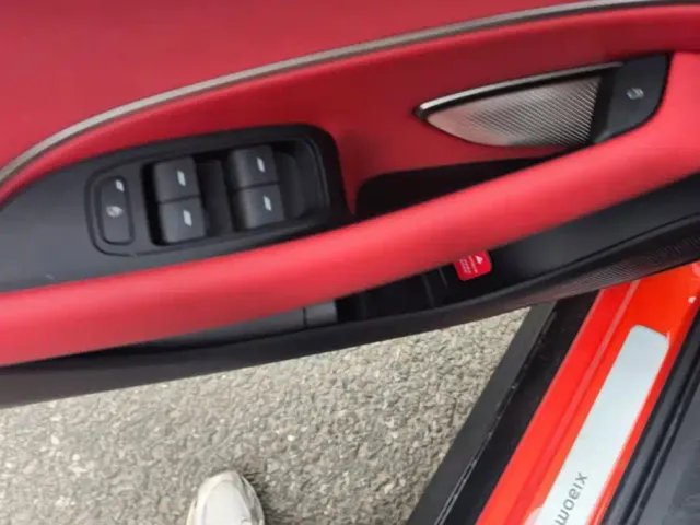 Xiaomi SU7 — Фото автомобиля 12