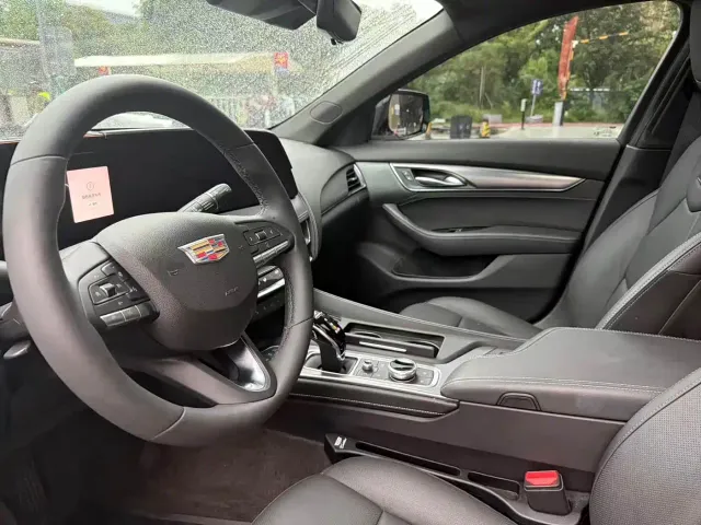 Cadillac CT5 — Фото автомобиля 5