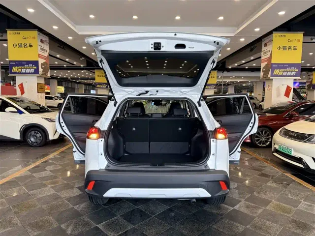 Toyota Corolla Cross — Фото автомобиля 30
