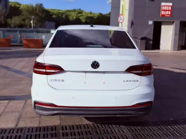 Volkswagen Lavida — Фото автомобиля 19