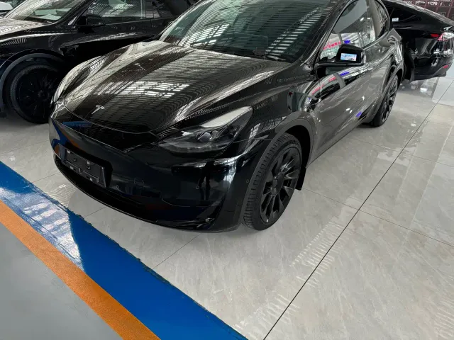 Фотография автомобиля — Tesla Model Y