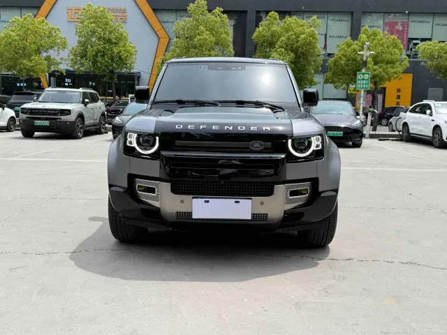 Land Rover Defender — Фото автомобиля 2