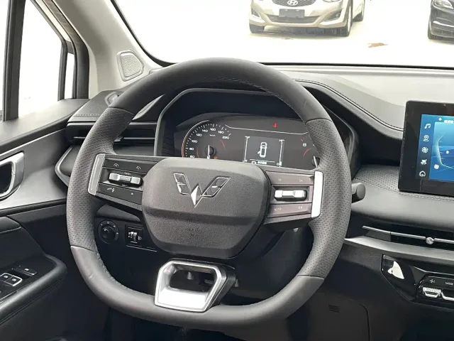 Wuling Jiachen — Фото автомобиля 17