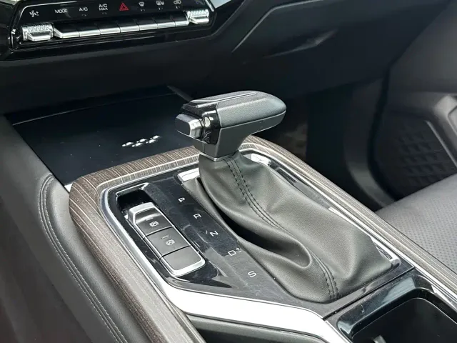 Wuling Jiachen — Фото автомобиля 9