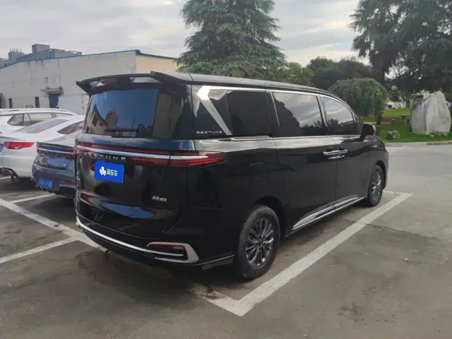 Bestune Besturn M9 — Фото автомобиля 3