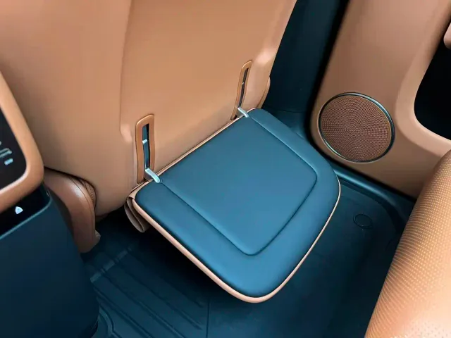 Li Auto L7 — Фото автомобиля 16