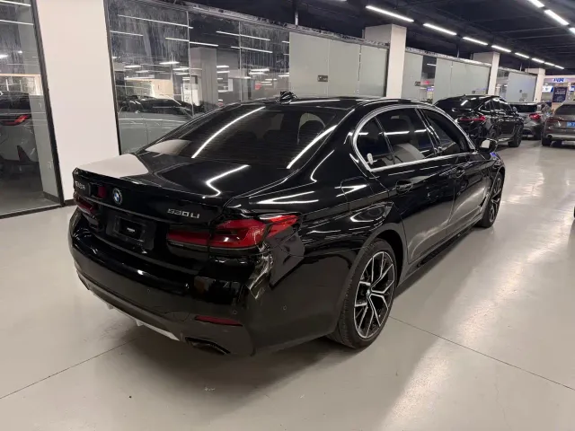 BMW BMW 5 Series 2023 530Li Premium M Sport Package — Фото автомобиля 4