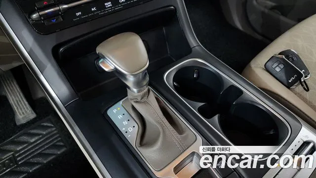 Kia Canival Carnival 4 поколение 9 мест Prestige — Фото автомобиля 9