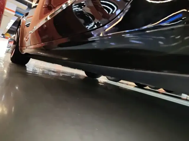 Tesla Model 3 — Фото автомобиля 21