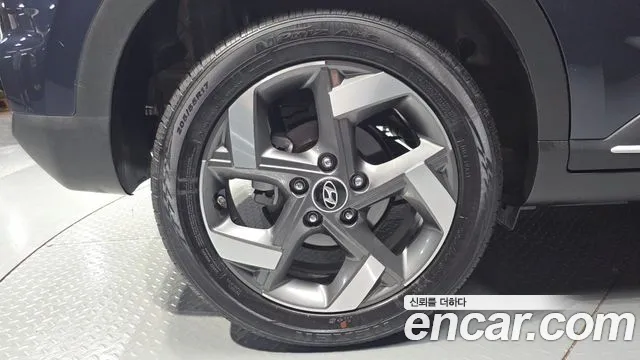 Hyundai Venue — Фото автомобиля 5