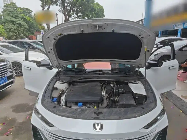 Changan Changan UNI-V 2023 1.5T Luxury Edition — Фото автомобиля 19