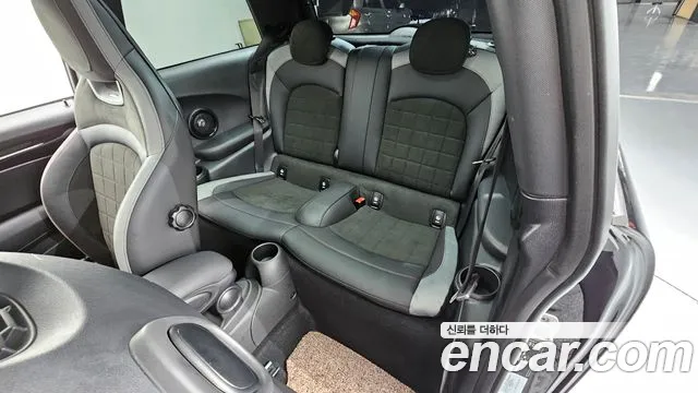 Mini Cooper — Фото автомобиля 11