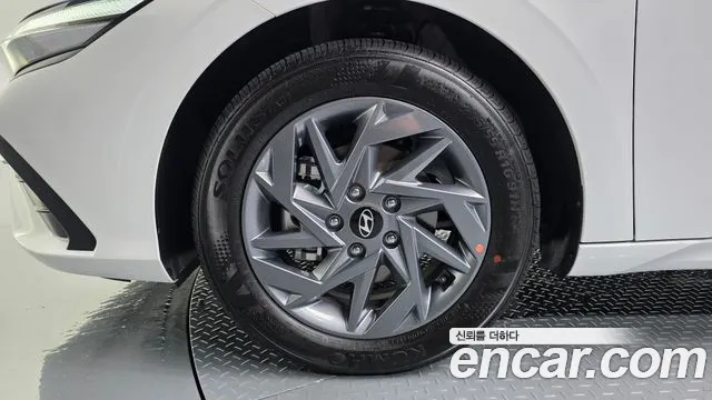 Hyundai Avante CN7 — Фото автомобиля 4