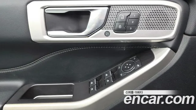 Ford Explorer — Фото автомобиля 25