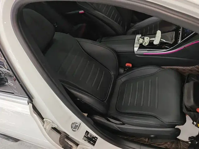 Mercedes-Benz C-Class — Фото автомобиля 24