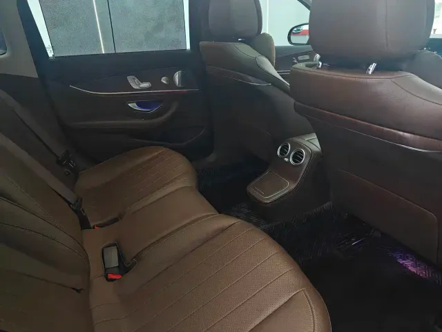 Mercedes-Benz E-Class — Фото автомобиля 9
