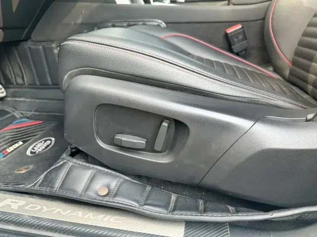 Land Rover Discovery Sport — Фото автомобиля 12