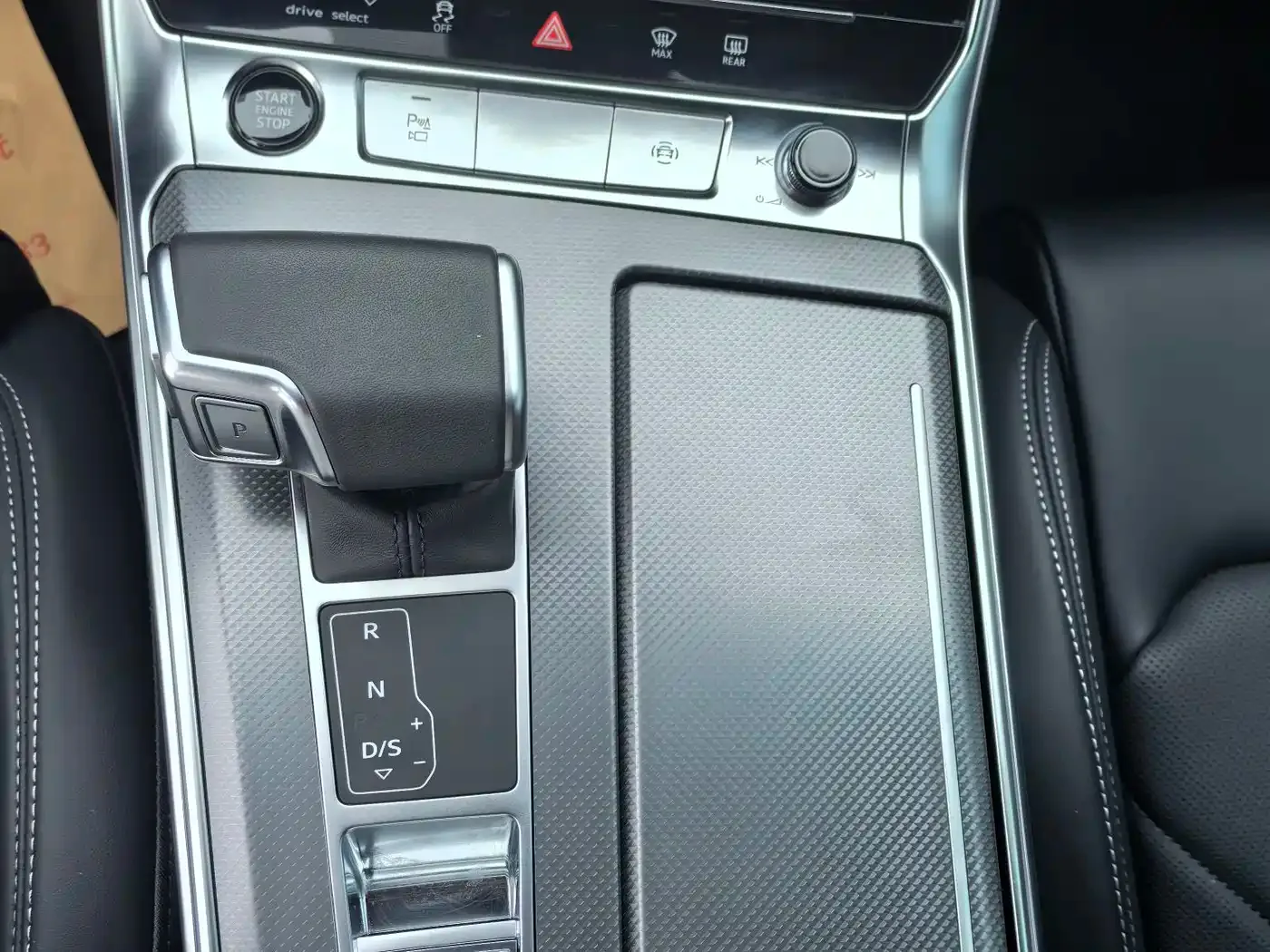 Audi Audi A6L 2025 40 TFSI Luxury Sport — Фото автомобиля 11