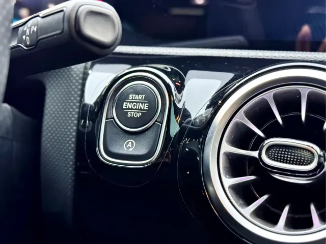 Mercedes-Benz A-Class — Фото автомобиля 21