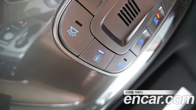 Genesis GV70 — Фото автомобиля 22