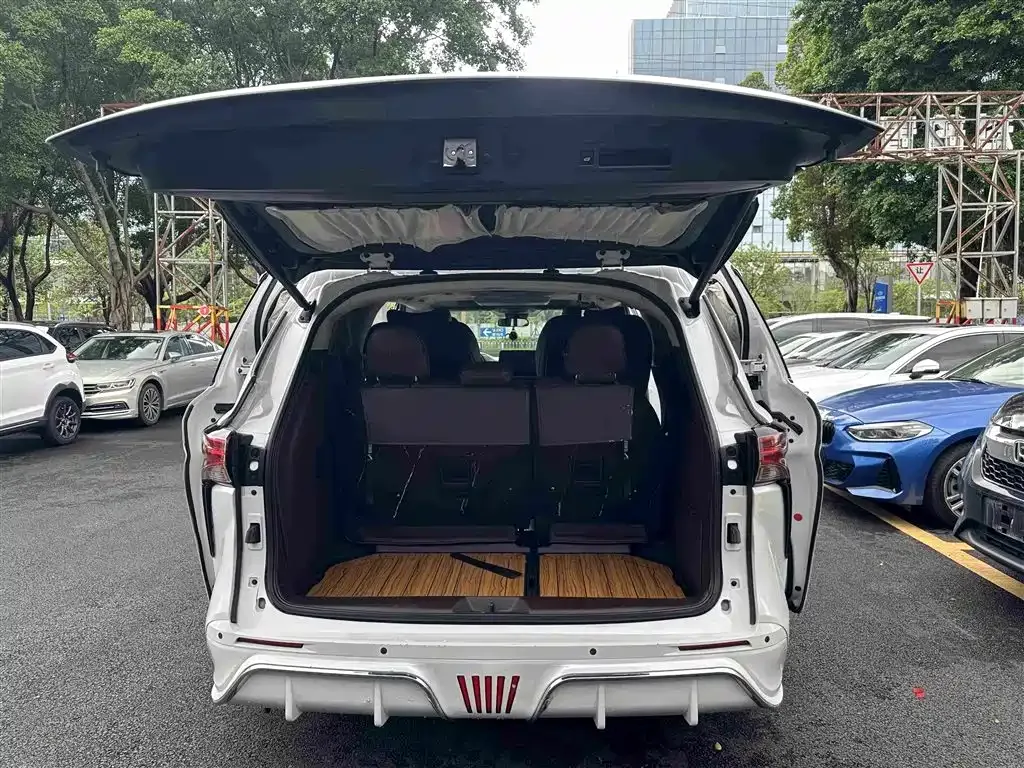 Toyota Toyota Sienna 2021 2.5L Hybrid Comfort Edition — Фото автомобиля 8