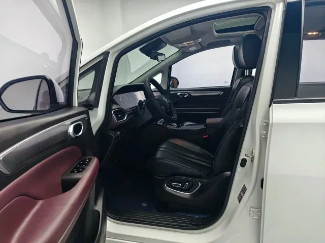 GAC Trumpchi M6 — Фото автомобиля 5