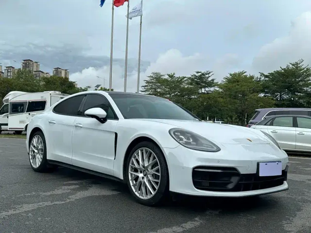 Porsche Panamera — Фото автомобиля 3