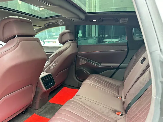 Denza Z9GT — Фото автомобиля 6