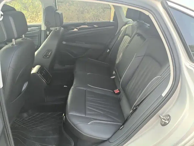 Volkswagen Passat — Фото автомобиля 16