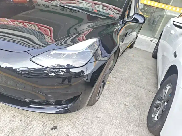 Tesla Model 3 — Фото автомобиля 23