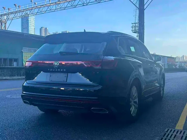 Volkswagen Touareg — Фото автомобиля 8