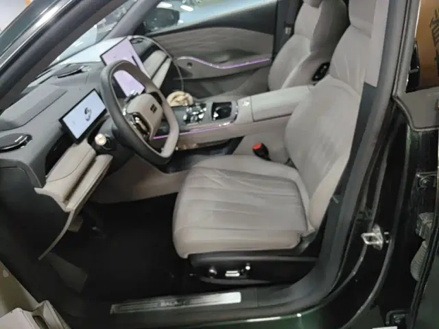 Geely Galaxy Xingyao 8 — Фото автомобиля 14