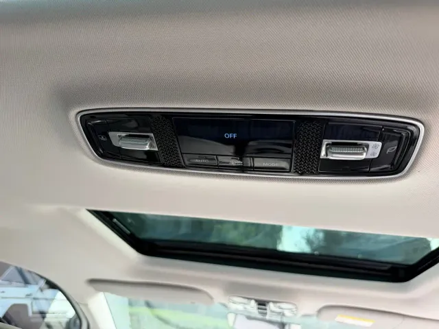Roewe iMAX8 — Фото автомобиля 12