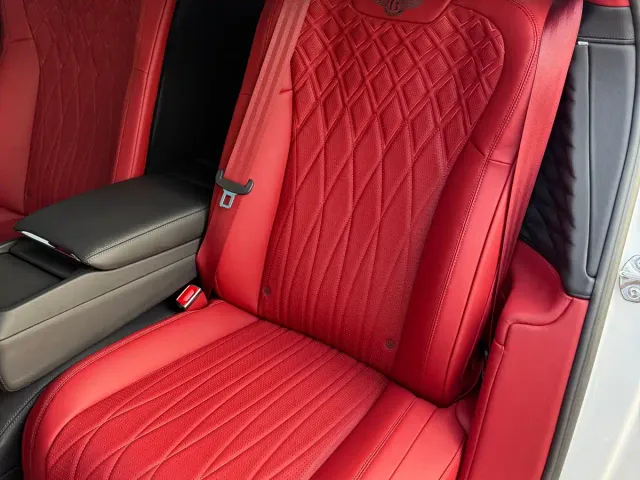 Bentley Flying Spur — Фото автомобиля 20