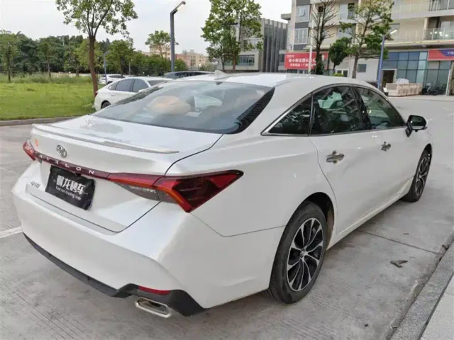 Toyota Avalon — Фото автомобиля 9