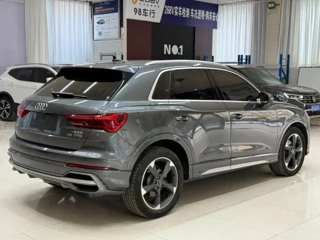 Audi Q3 — Фото автомобиля 4