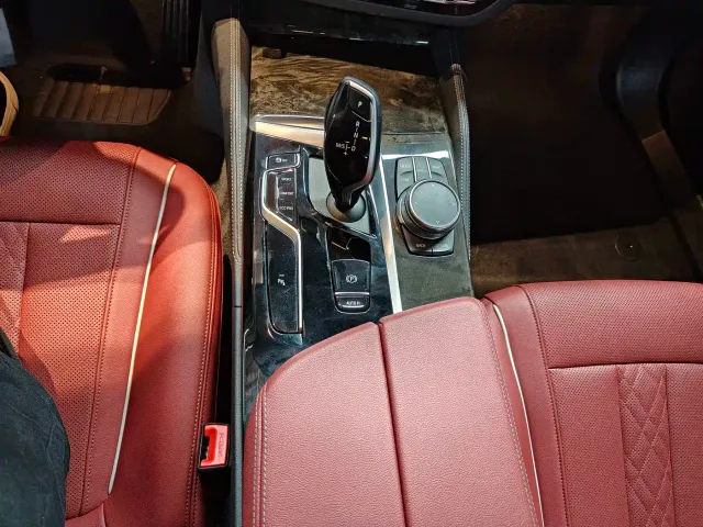 BMW 5 Series — Фото автомобиля 6