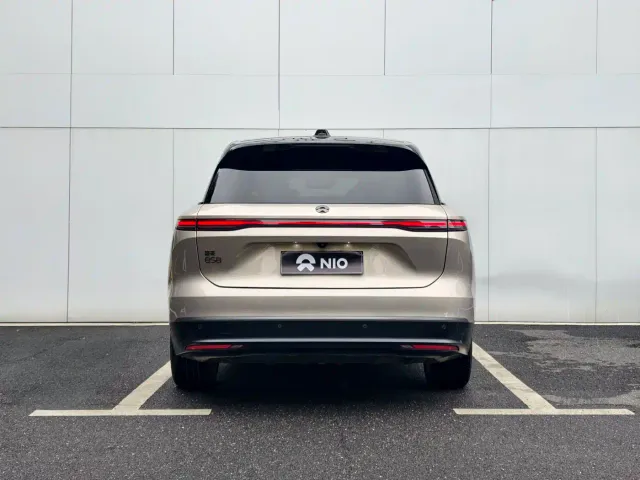 Nio ES8 — Фото автомобиля 5