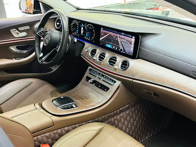 Mercedes-Benz E-Class — Фото автомобиля 15