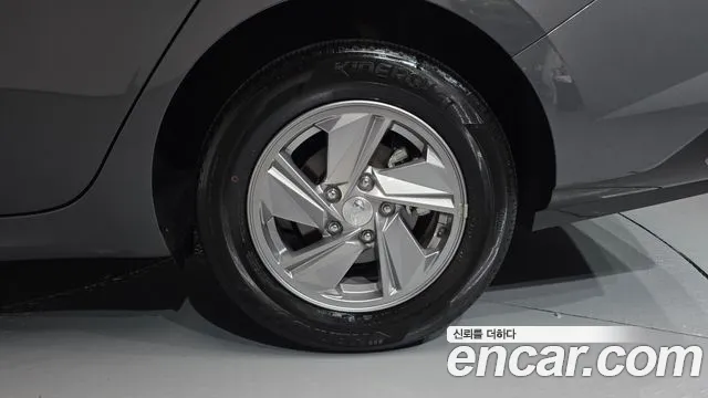Hyundai Avante CN7 — Фото автомобиля 5
