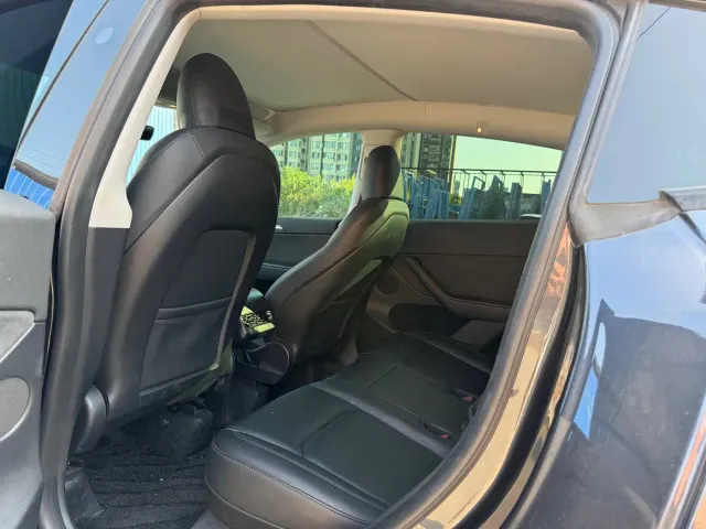 Tesla Model Y — Фото автомобиля 7