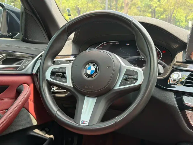 BMW 5 Series — Фото автомобиля 14