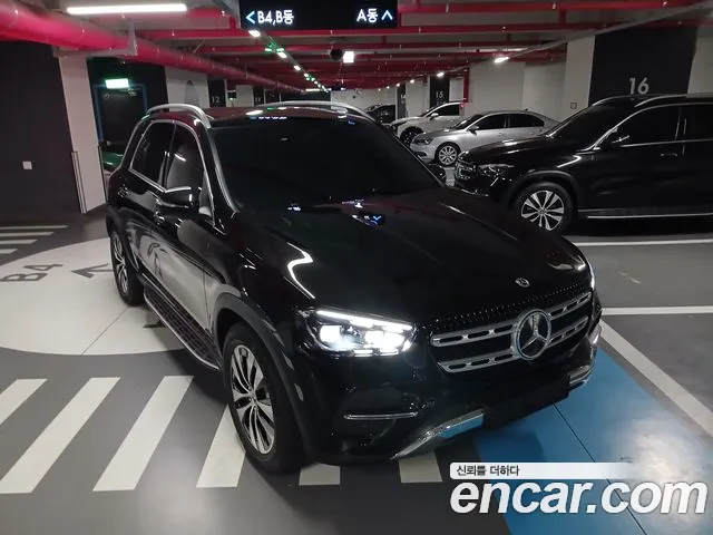Mercedes-Benz GLE-Class — Фото автомобиля 3