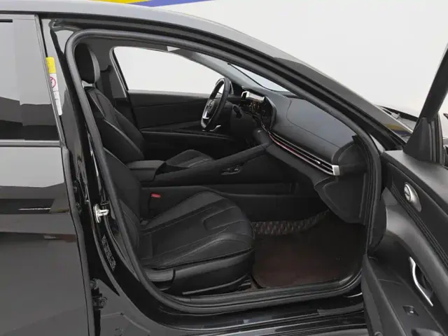 Hyundai Elantra — Фото автомобиля 8