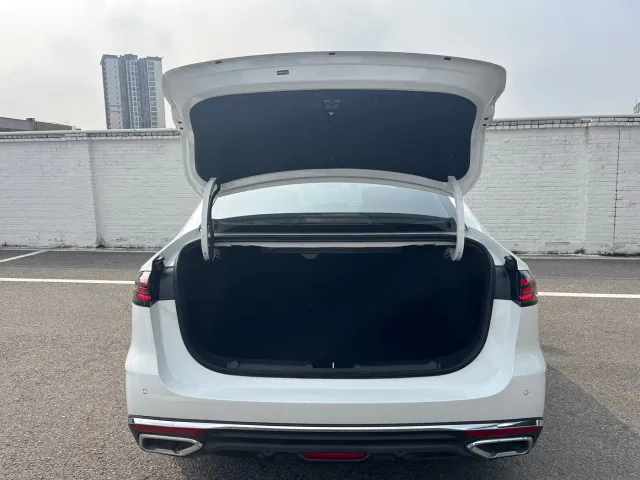 Geely Emgrand — Фото автомобиля 6