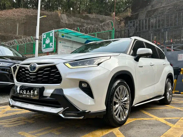 Фотография автомобиля — Toyota Highlander