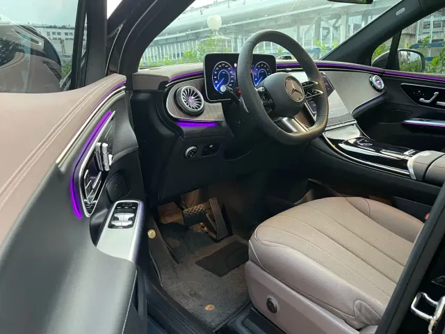 Mercedes-Benz EQE SUV — Фото автомобиля 11