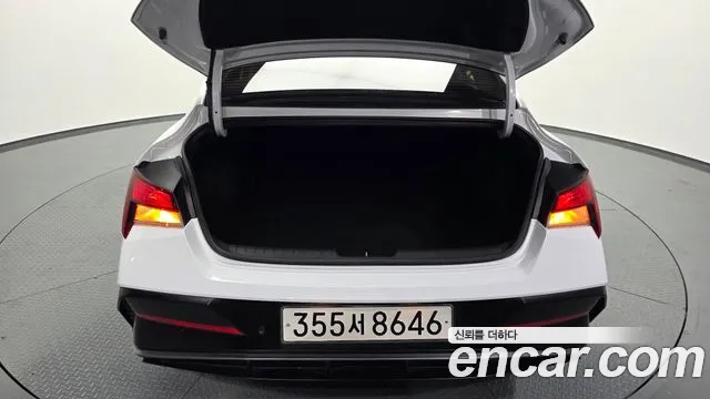 Hyundai AVANTE Новый Avante (CN7) — Фото автомобиля 20