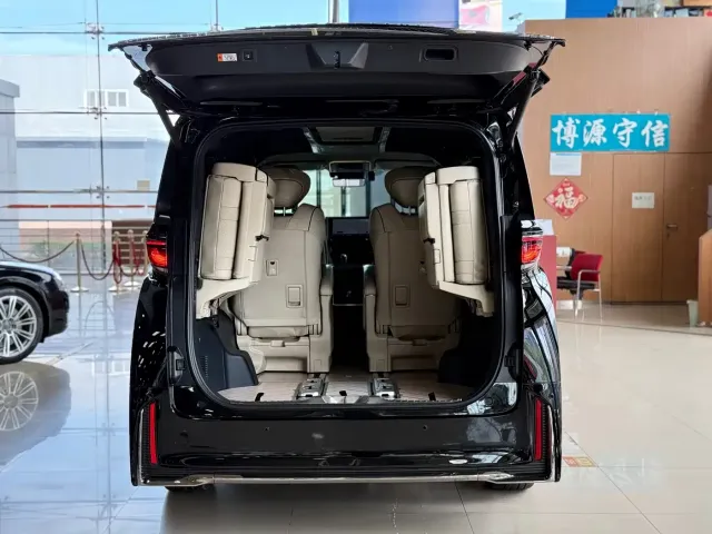 Toyota Vellfire — Фото автомобиля 25