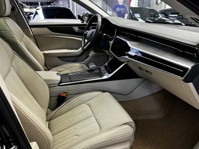 Audi A6L — Фото автомобиля 12